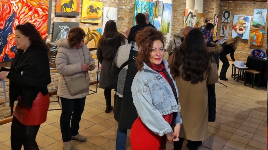 “Az Çoktur” Sergisi Sanatseverlerle Buluştu